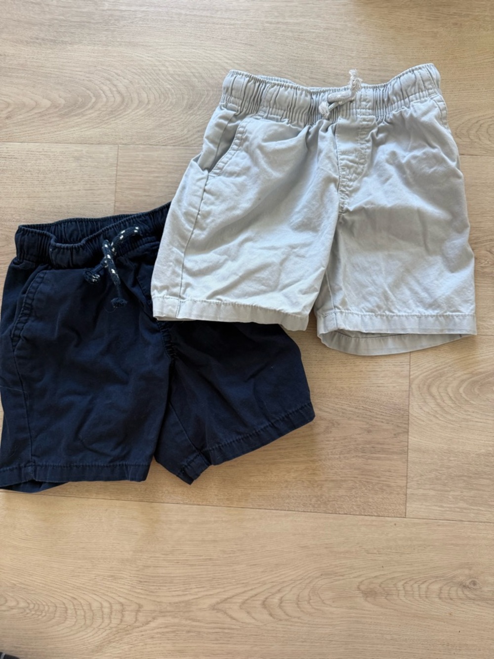 3T Cat & Jack Bundle of Two Pull-On Shorts Set in Navy and Light Gray